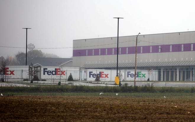FedEx Ground ha comenzado a utilizar una parcela de 39 acres en el lado suroeste de la ciudad de Manitowoc para operaciones, como se vio el miércoles 25 de octubre de 2023 en Manitowoc, Wisconsin.  La instalación está ubicada en la esquina de las calles Viebahn y South 42nd.